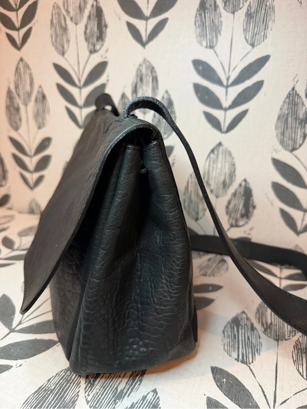Max On Collection genuine leather messenger bag made in Italy.